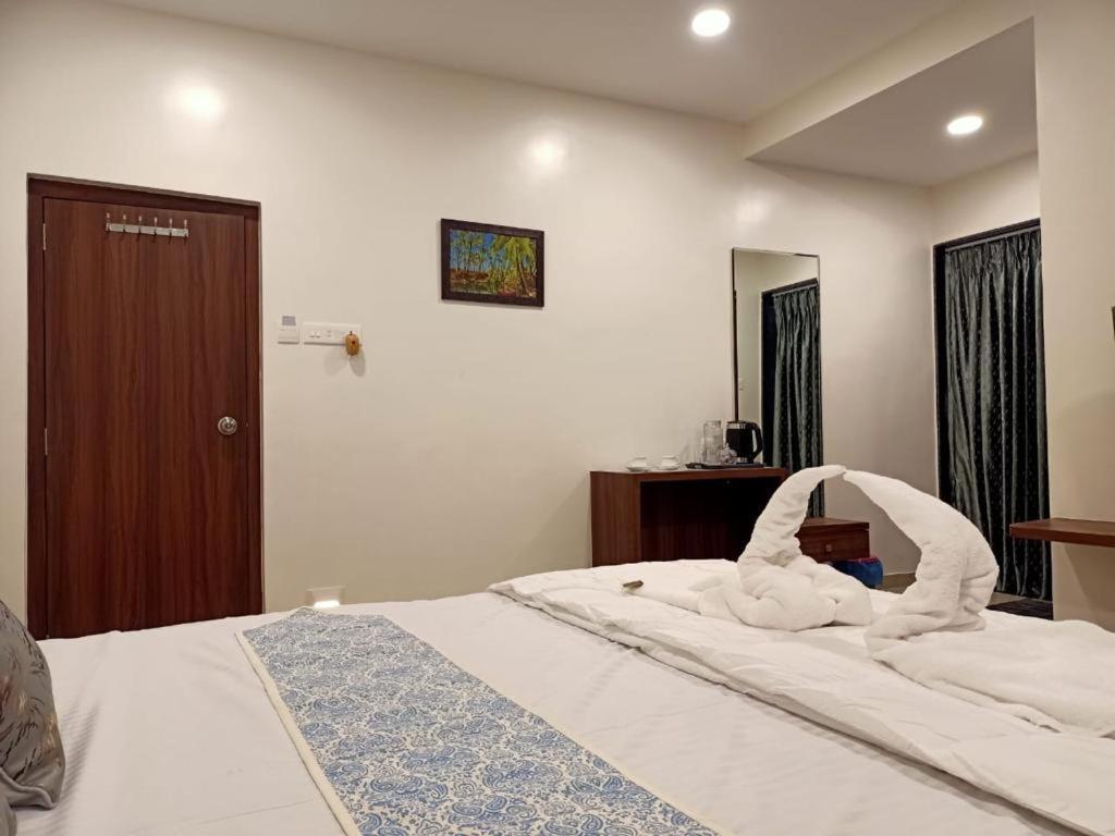 Srushti Sea Villa Resort Diveāgar Buitenkant foto